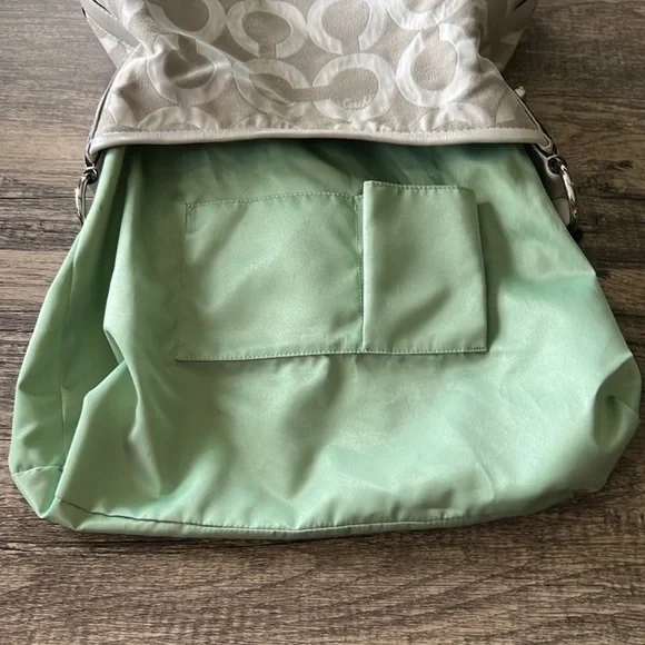 COACH Vintage Cream White Peyton Shoulder Bag Uncommon Light Green Lining - Picture 6 of 9